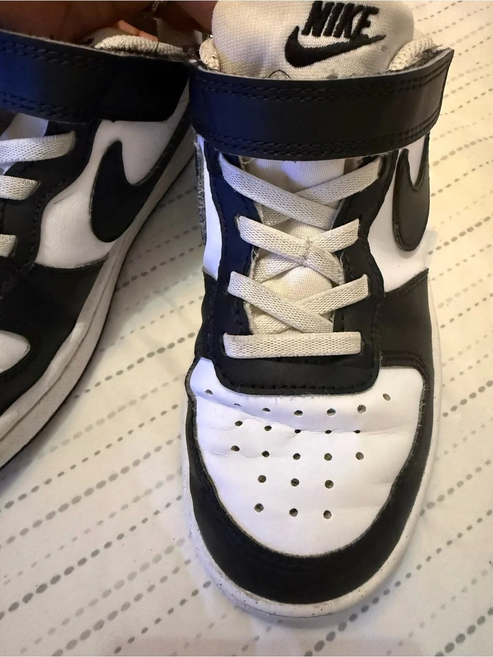 Nike Kids Black and White Low-Top Sneaker with Hook-and-Loop Strapy size 13